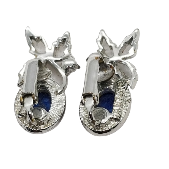 SARAH COVENTRY VINTAGE "BLUE HAWALLI" SILVERTONED CLIP ON EARRINGS - Picture 4 of 5